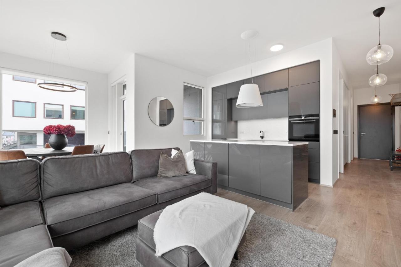 Stylish & Comfy Center Oasis