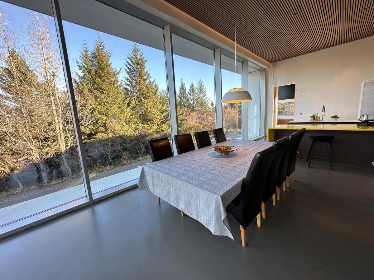 Villa By The Lake Ellithavatn - Birta Reykjavik