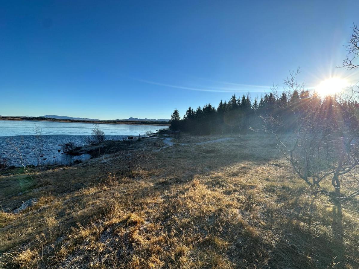 Villa By The Lake Ellithavatn - Birta