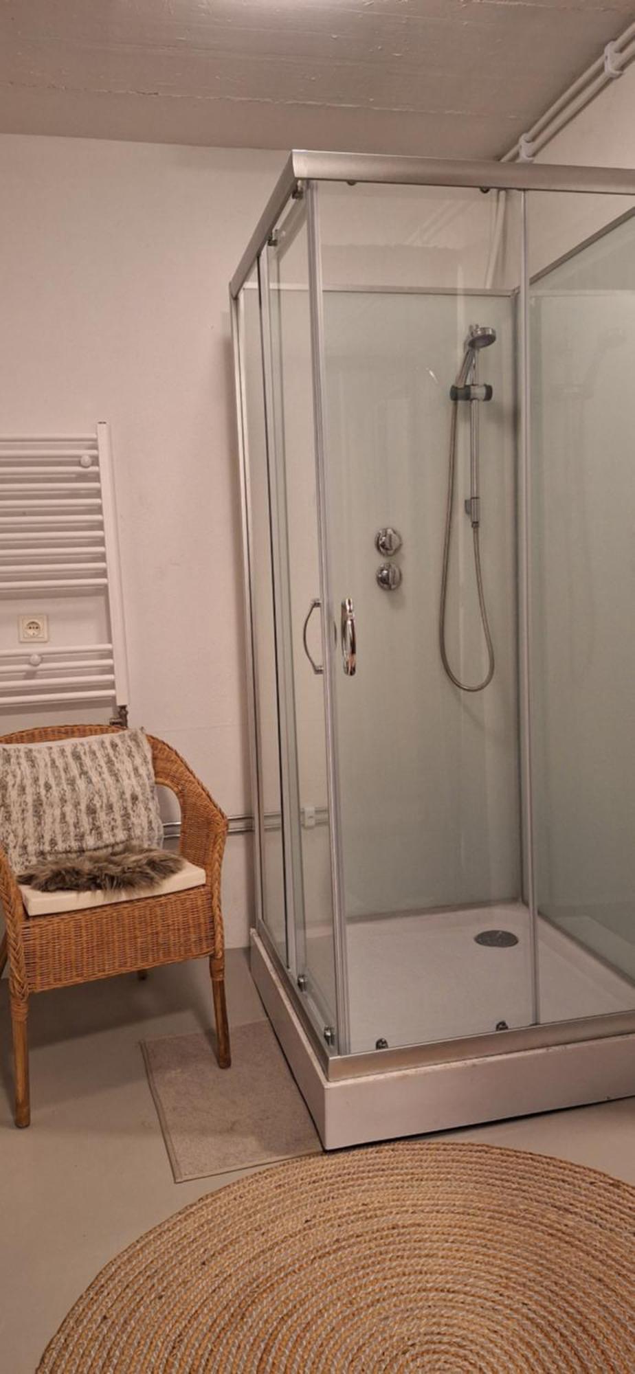 Private Room, Close To A Swimming Pool Reikiavik