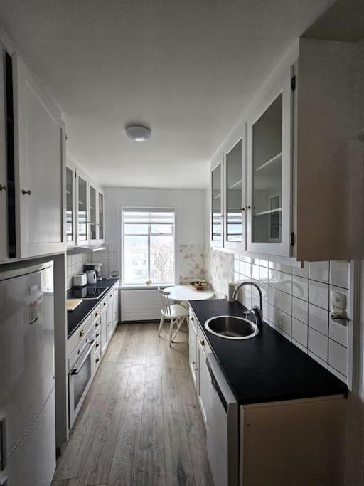 Capacious Downtown Vintage Gem *