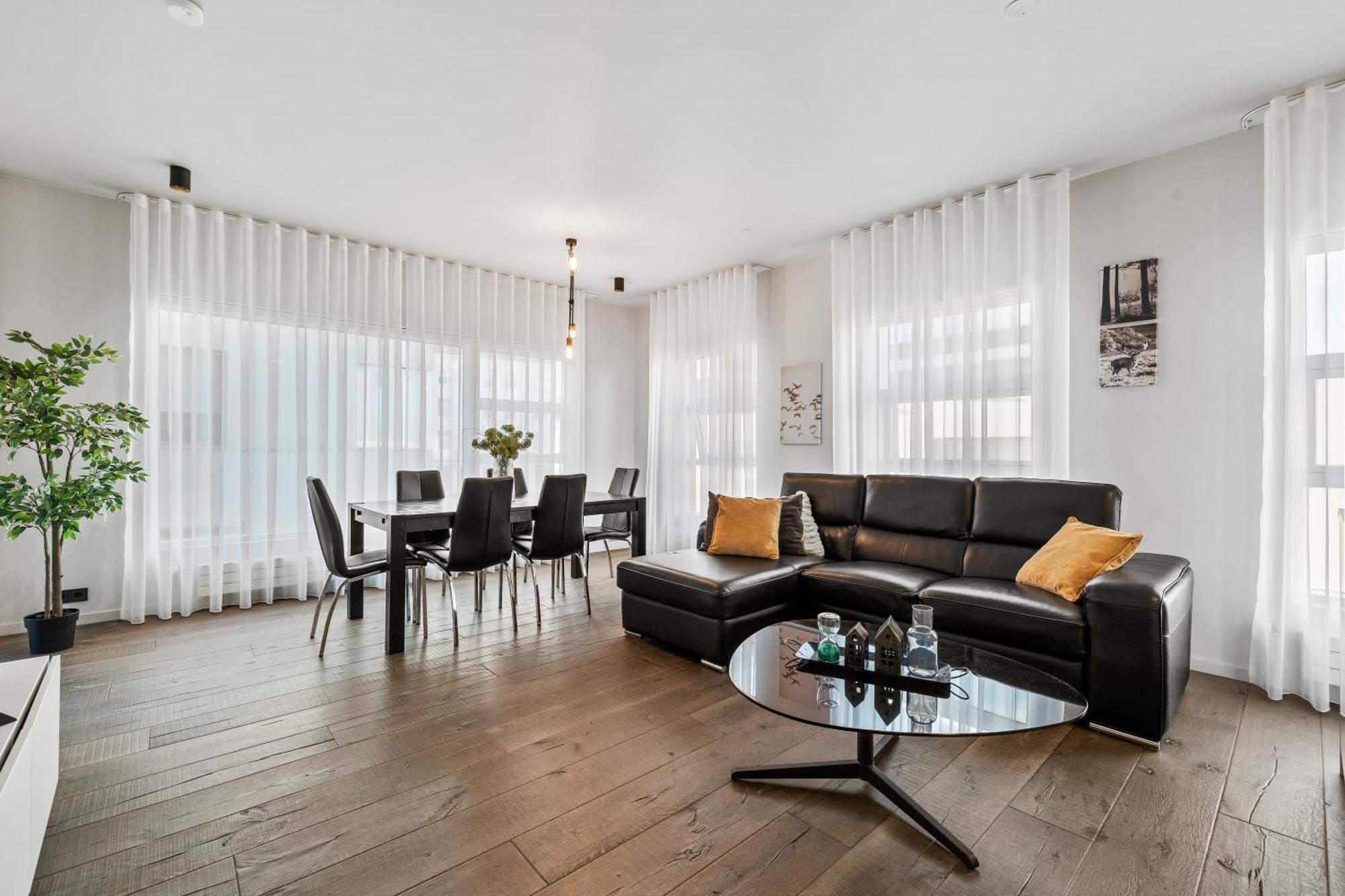 Vibrant Hafnatorg I Spacious With Expansive Garage Reikiavik