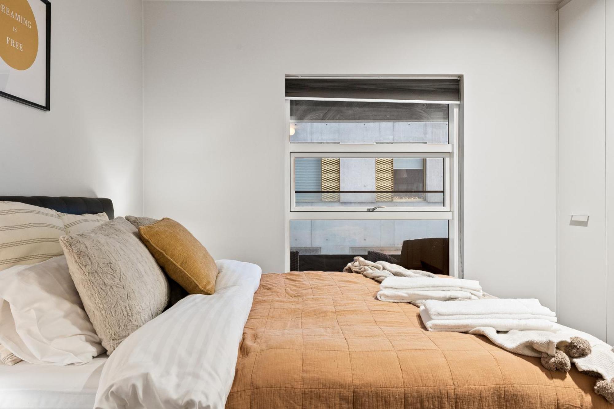 Vibrant Hafnatorg I Spacious With Expansive Garage Reikiavik
