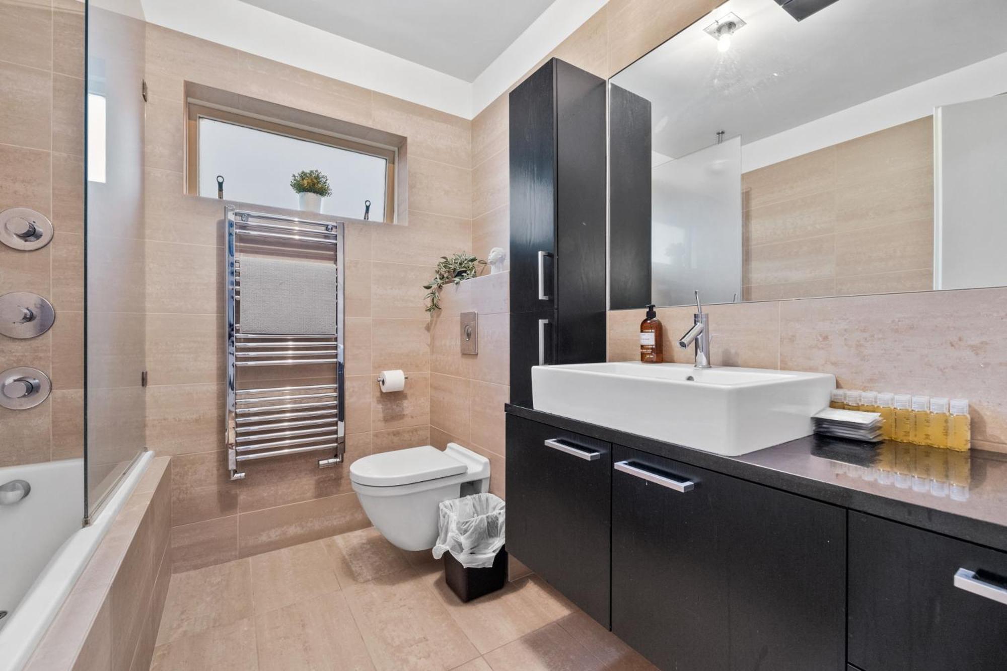 Penthouse On The Shopping Street-free Parking Apartamento