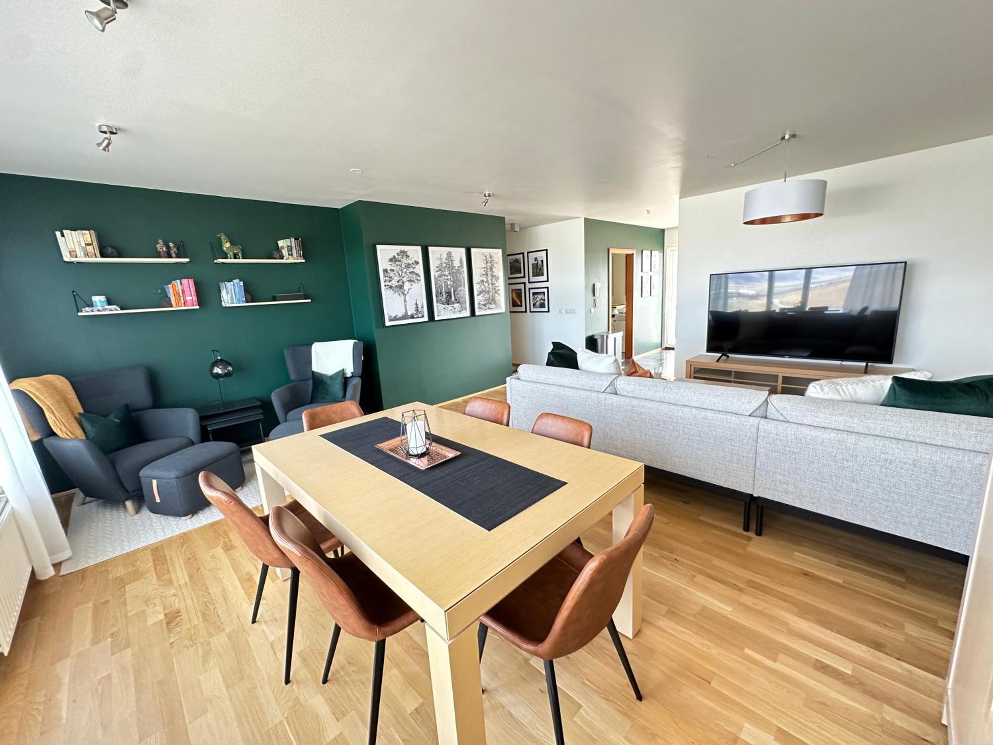 In Mariubaugur,with Fantastic View Over - Birta Apartamento *