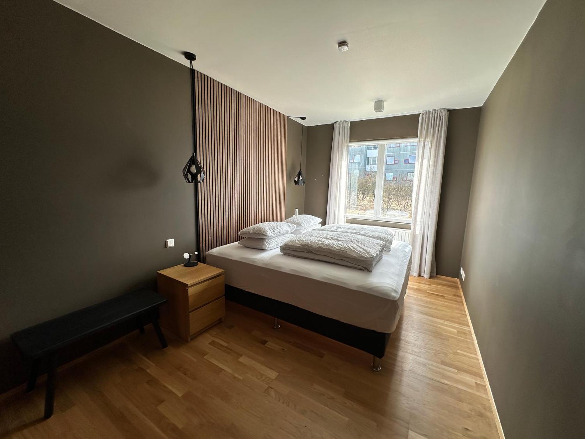 In Mariubaugur,with Fantastic View Over - Birta Apartamento
