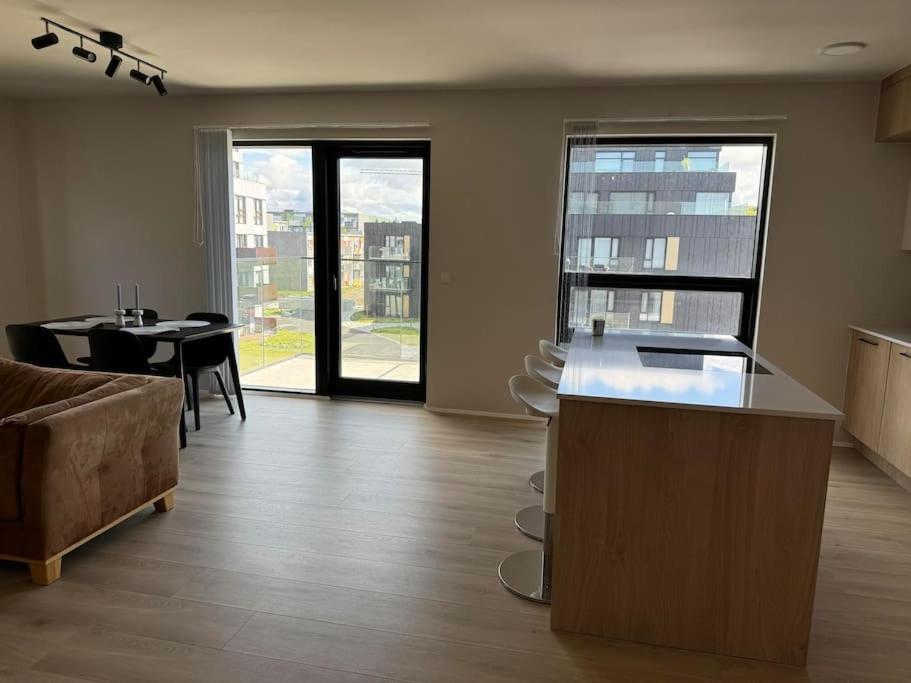 Apartment New And Spacious Flat By The Sea Reykjavik