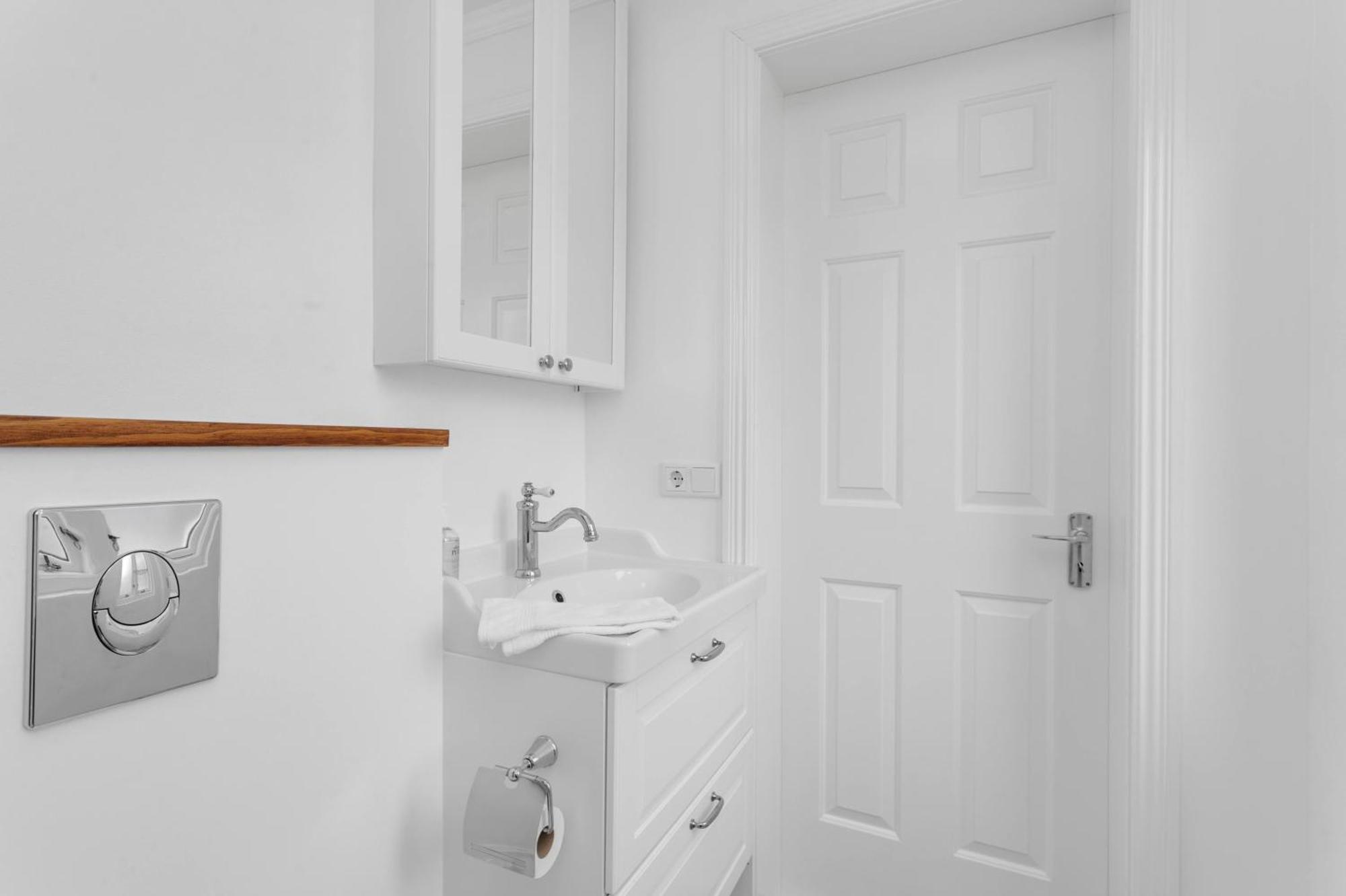 Charming 1br In Downtown Apartment