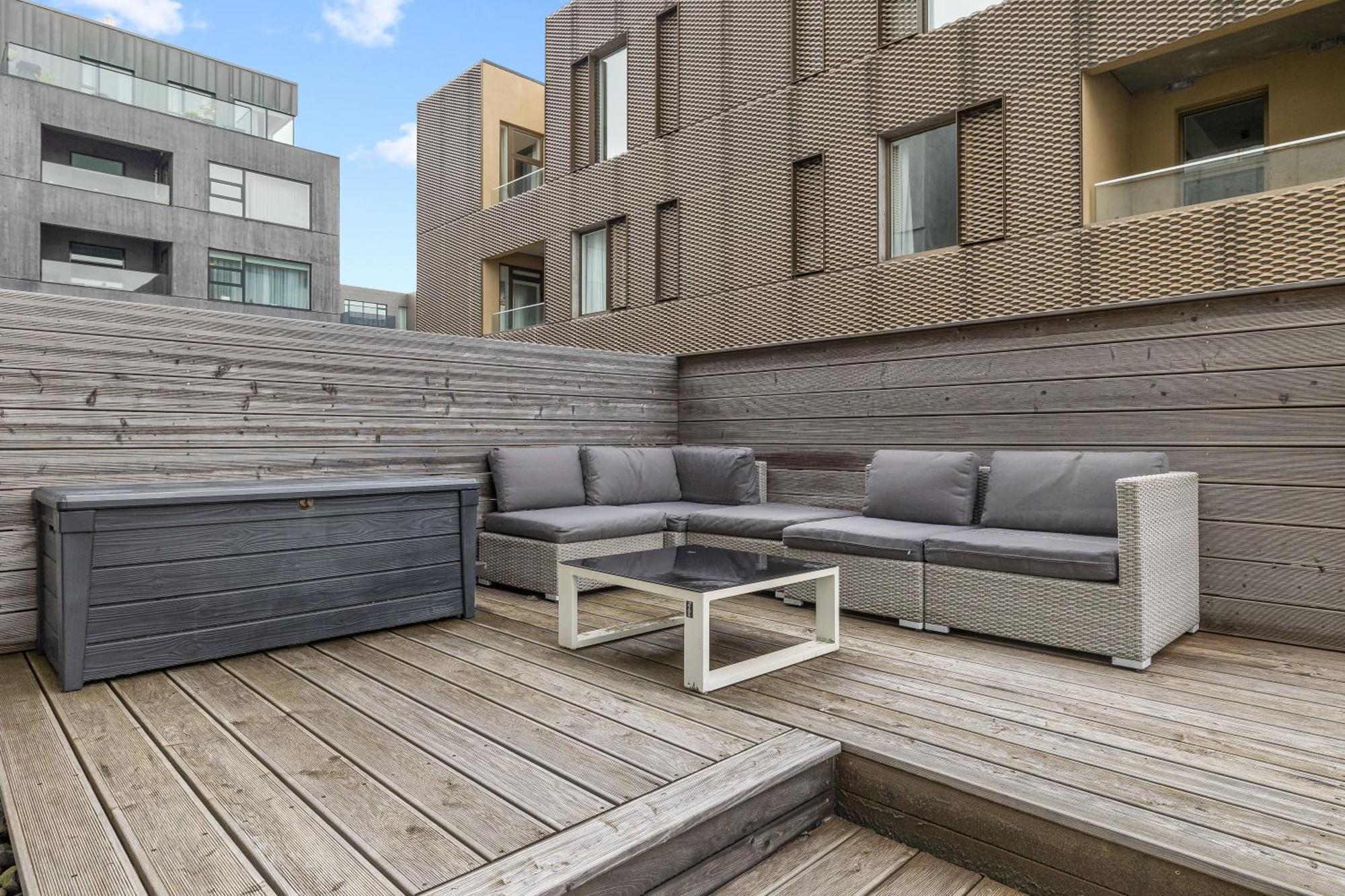 Vibrant Hafnatorg I Spacious With Expansive Garage Apartamento Reikiavik