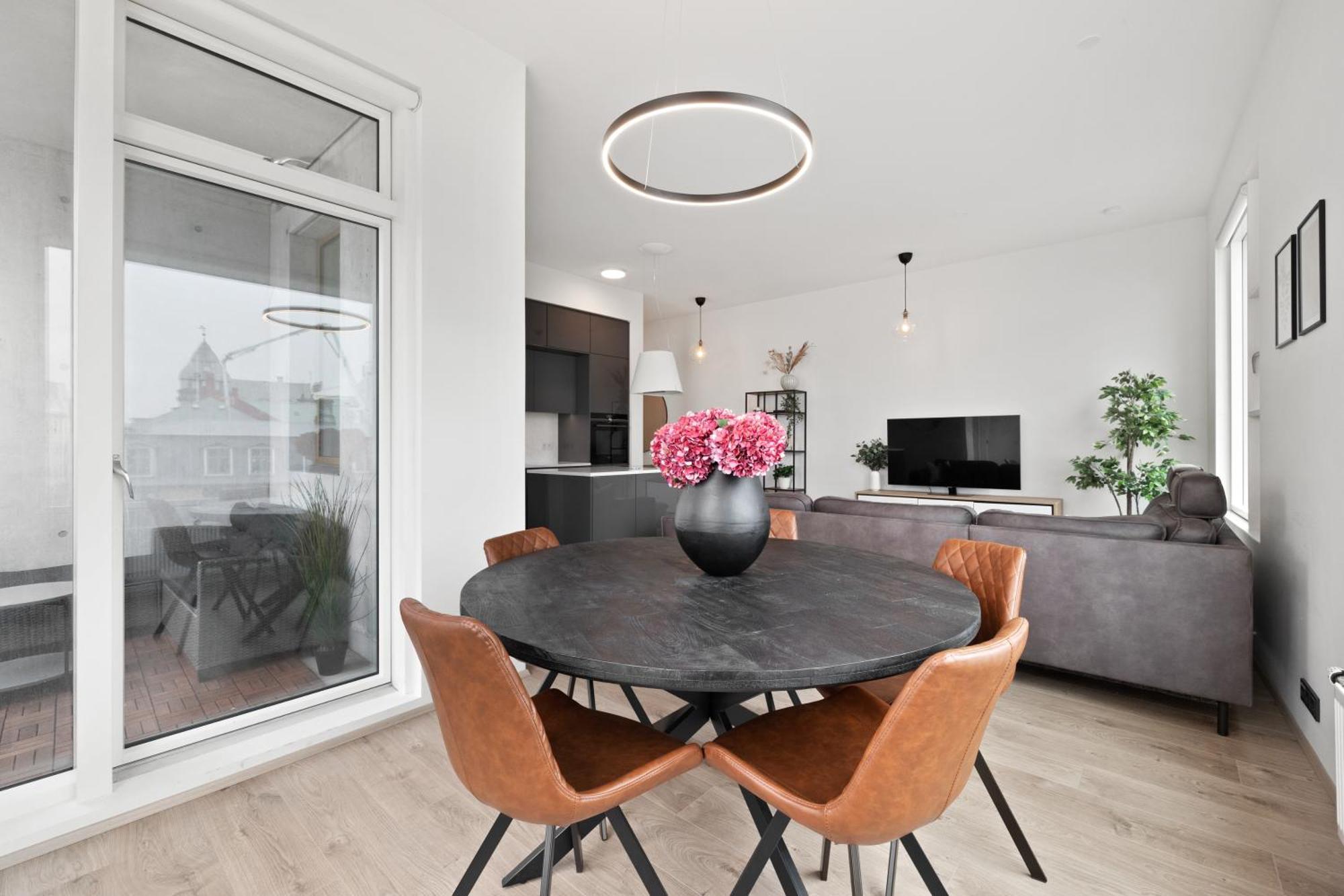 Apartamento Vibrant Hafnatorg I Spacious With Expansive Garage Reikiavik