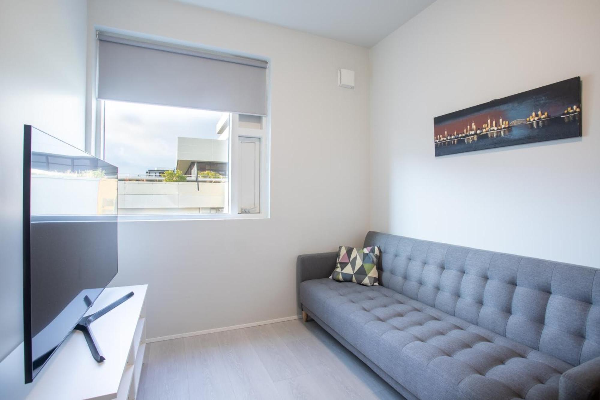 2br With Free Parking Apartment