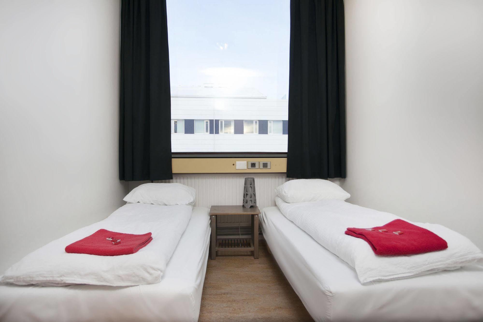 Bus - Terminal Hostal