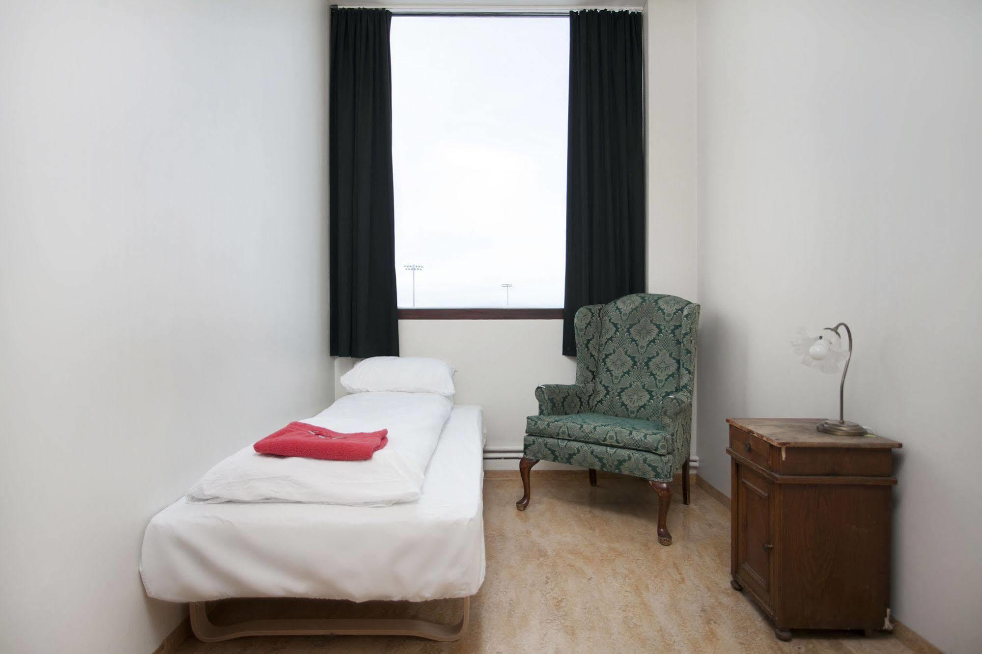 Bus - Terminal Hostal *